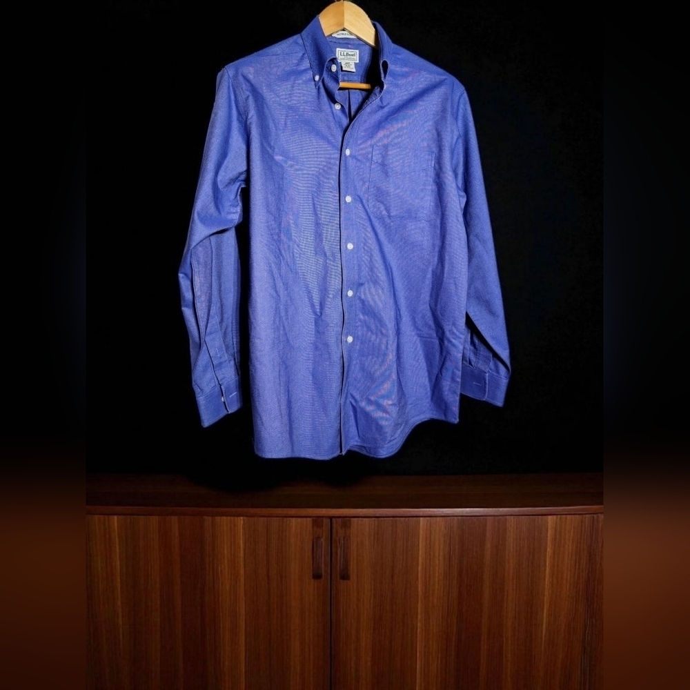 L.L. Bean Sz  15-33 Classic Blue Dress Shirt